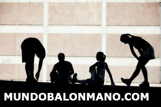 CALENTAMIENTO-ESTIRAMIENTOS-ESGUINCE-TORCEDURA-TOBILLO-MUNDOBALONMANO.COM